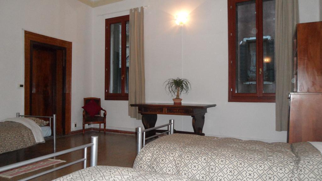 Youth Venice Palace Exterior foto