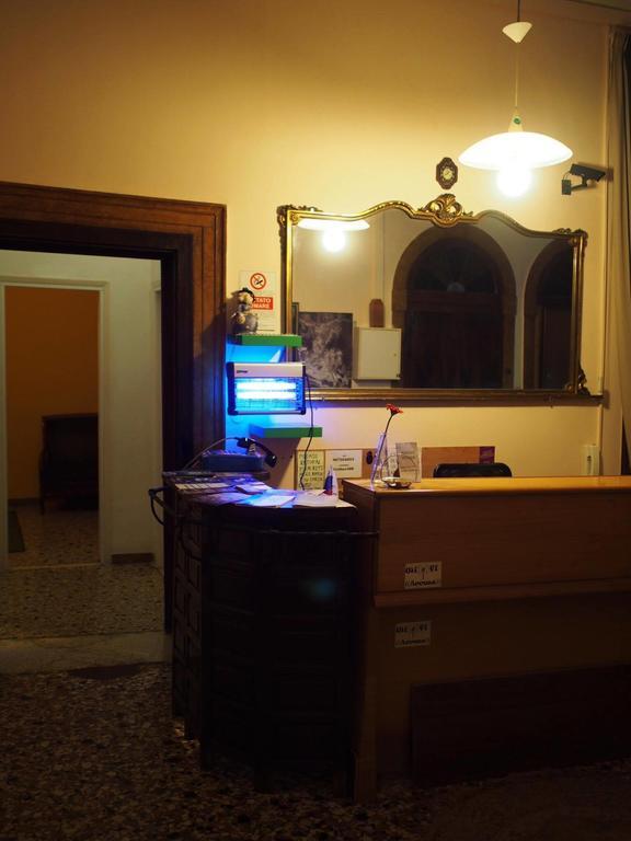 Youth Venice Palace Exterior foto