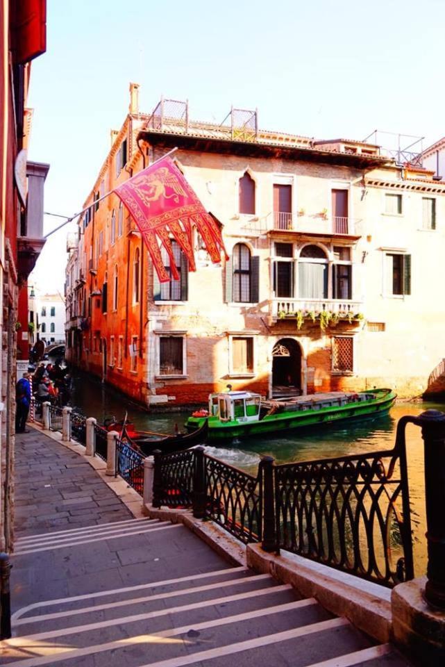 Youth Venice Palace Exterior foto